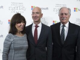 Jeff Bezos with his parents