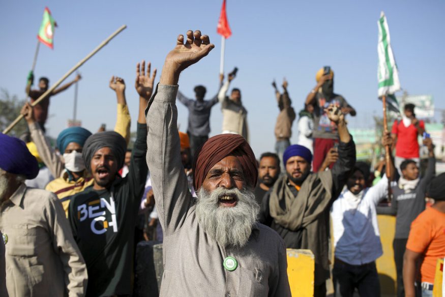 Farmers protest Delhi