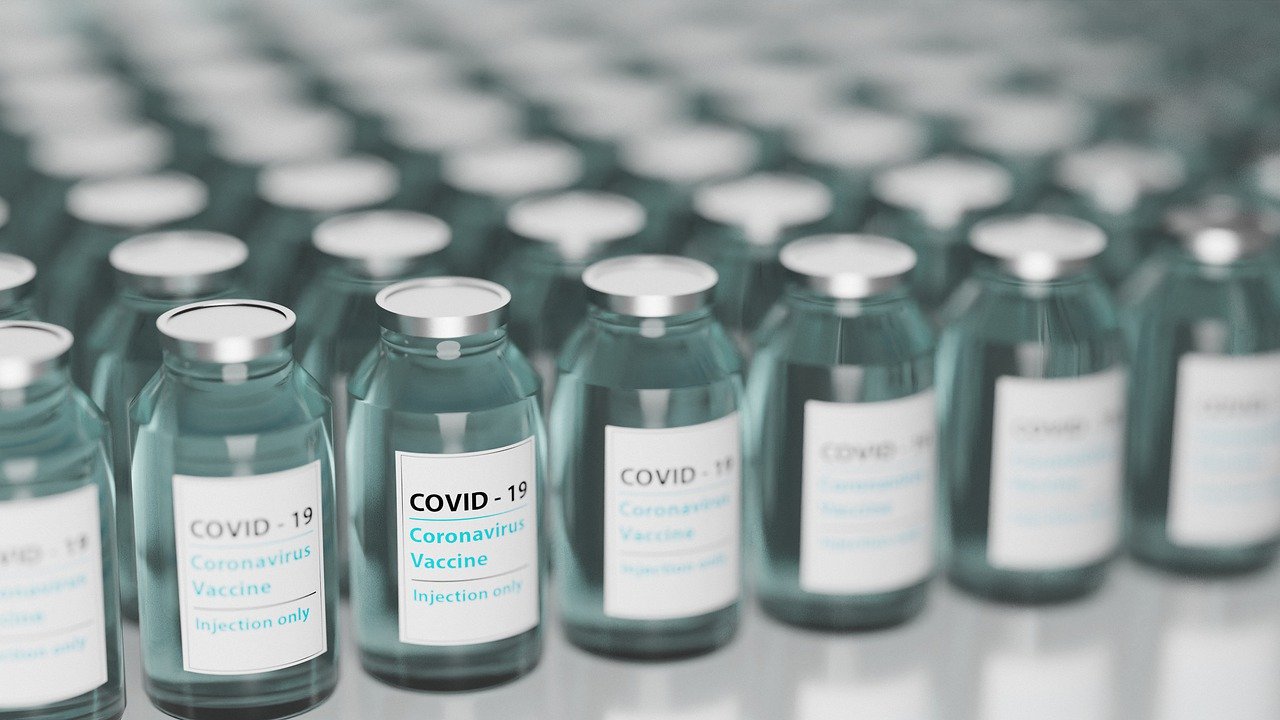 India stops exporting coronavirus vaccines