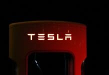 Tesla opens a new showroom in Xinjiang