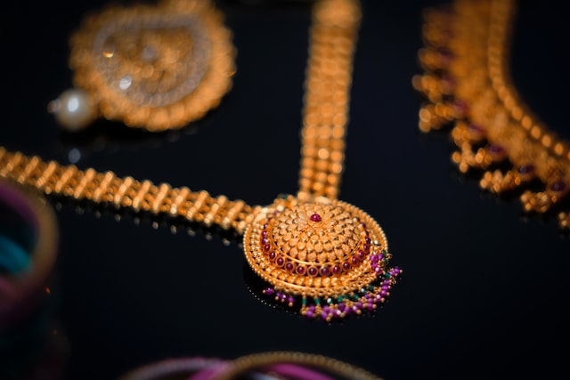 gold jewellery robust sale diwali 2022