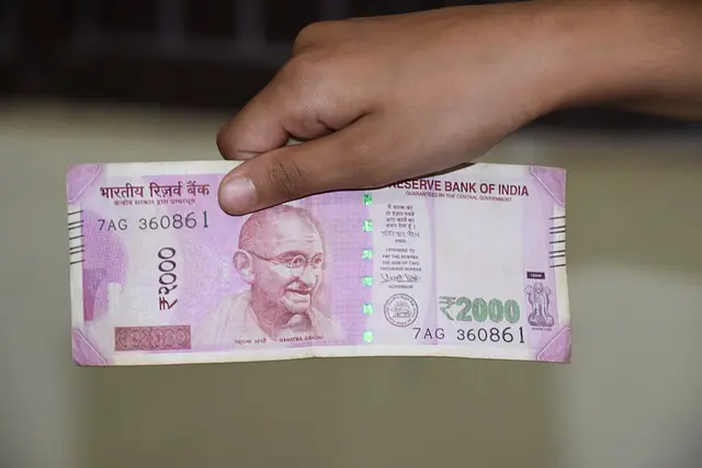 Rs 2000 note withdrawal