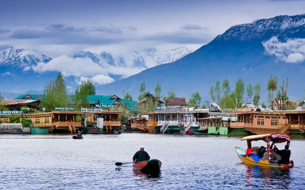 Srinagar, Jammu & Kashmir - Best Places for Honeymoon in India