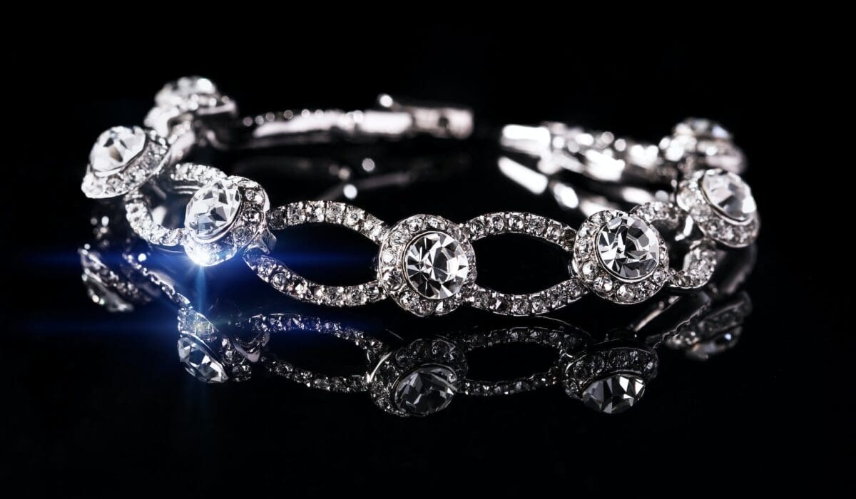 The Allure of Dubai's vintage diamond jewellery