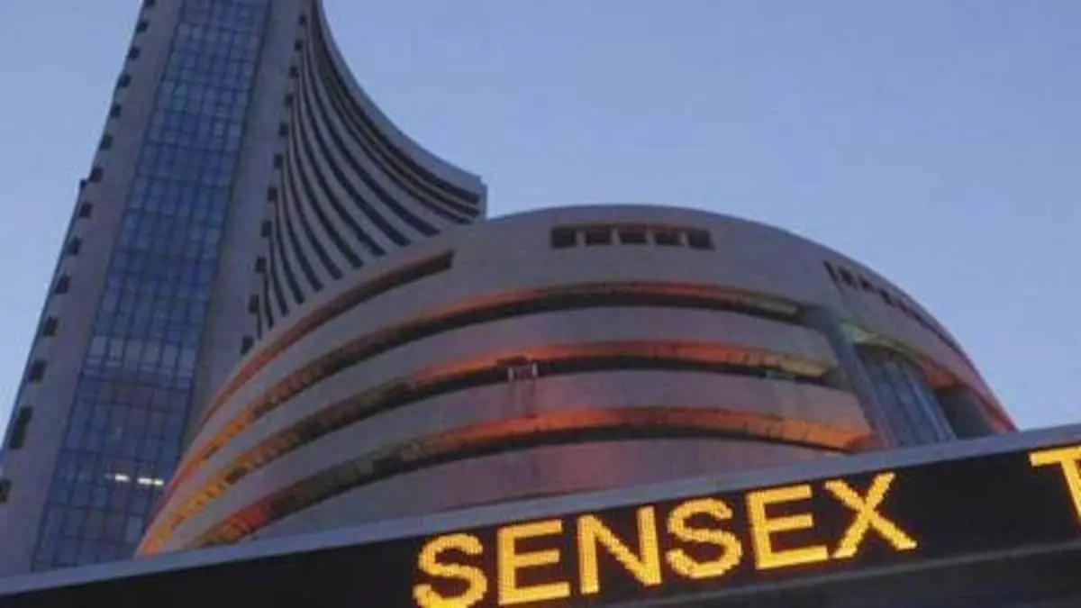 Sensex Nifty turns green