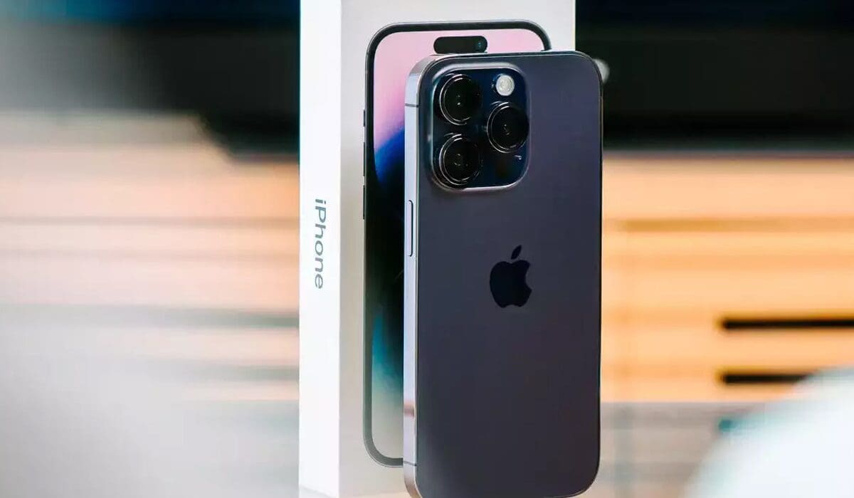 iPhone 15 Vijay sales stores