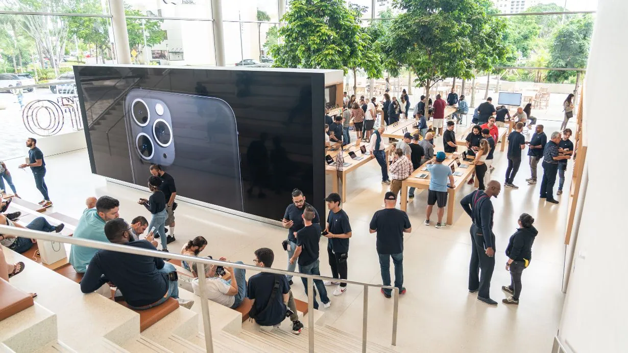 Apple surpasses Samsung