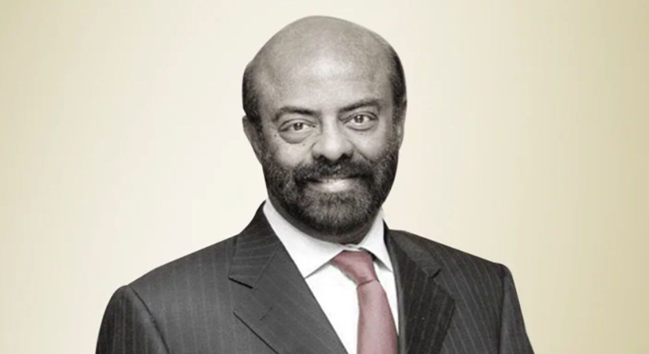 Shiv Nadar is the Richest Man in Delhi who donates Rs 5.6 crore every day In Charity