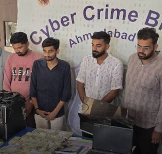 17 People including 4 Taiwanese arrested in a digital fraud of Rs 80 lakh in Ahmedabad