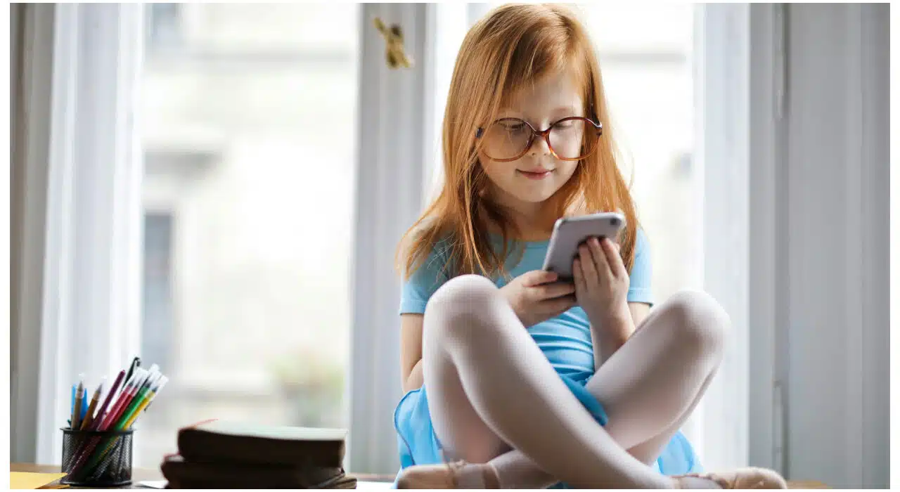 UK bans social media for children under 16