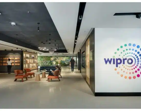 Shares of Wipro trade ex-bonus, but stay range bound