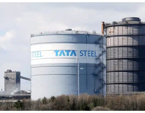 Shares of Tata Steel Ltd hit a 52-week low but show signs of recovery