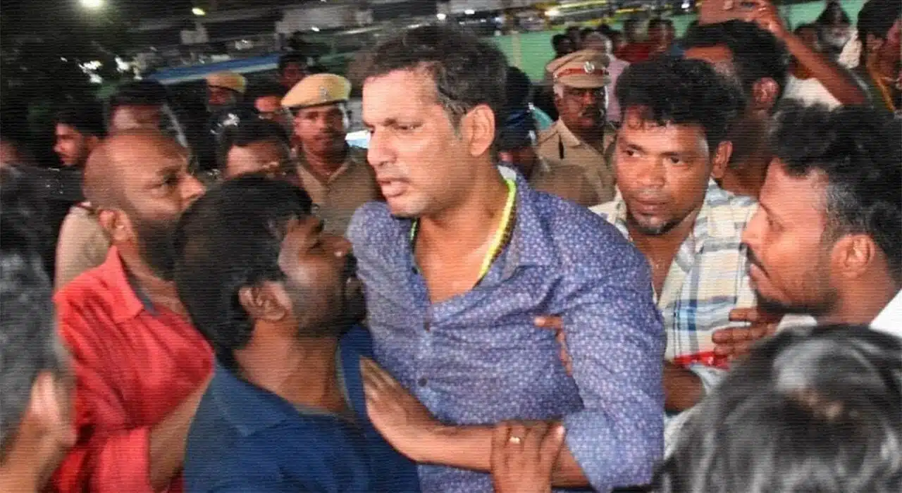 Tamil actor Vishal suddenly unstable on stage in event, Rushed to Hospital