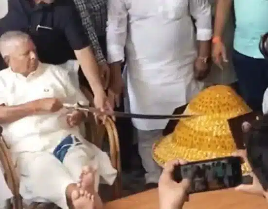 Lalu Prasad Yadav celebrate 78th Birthday with big 78-kg laddoo cake