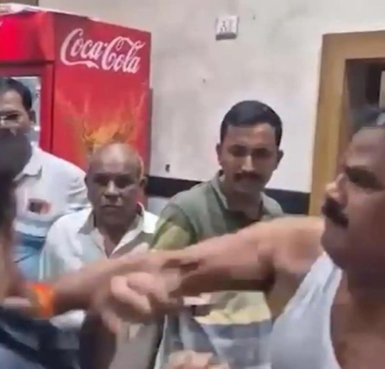 MLA Sanjay Gaikwad Punches Canteen Operator Over Dal quality, Violent in Shiv Sena Style
