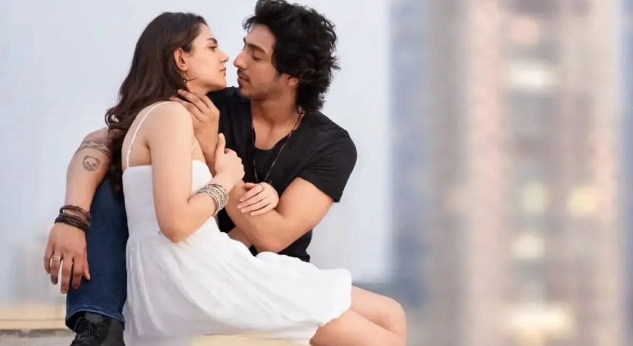 Saiyaara Advance Booking of over 50,000 Tickets: Ahaan Panday’s Film Earned Rs 4.41 Cr at Box Office