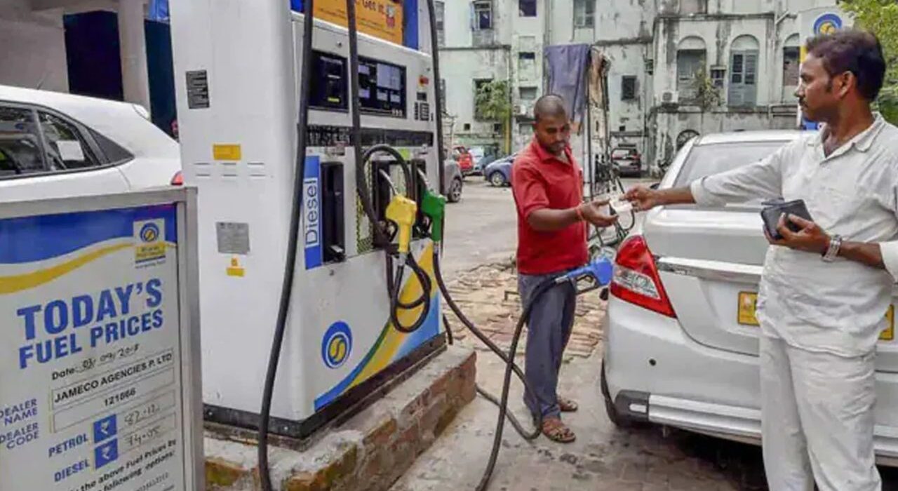 62 Lakh overage vehicles not get Diesel Petrol in Delhi From today