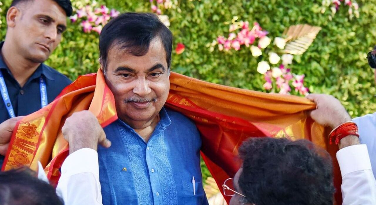 Nitin Gadkari Address Program in Nagpur: Says, One Who Can Fool Is The Best Leader
