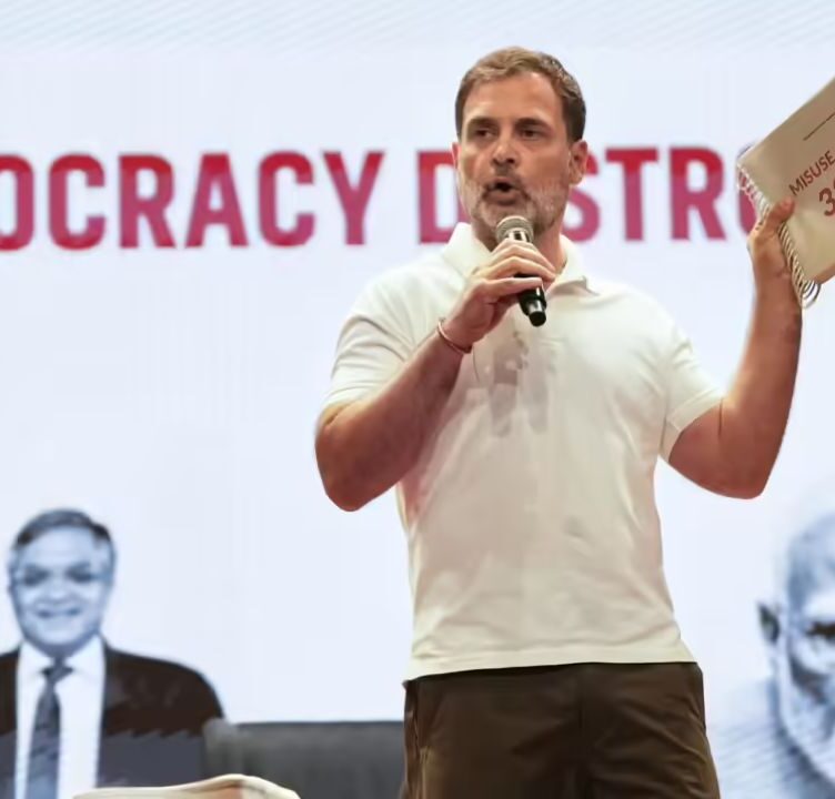 Congress Delivers 1.12 Crore Signatures Demanding Electoral Fraud Probe