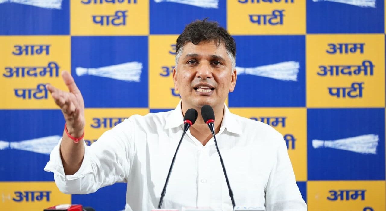 AAP Faces ‘Government of Fraud’ Allegations After India Today Exposé on Delhi PUC Scam