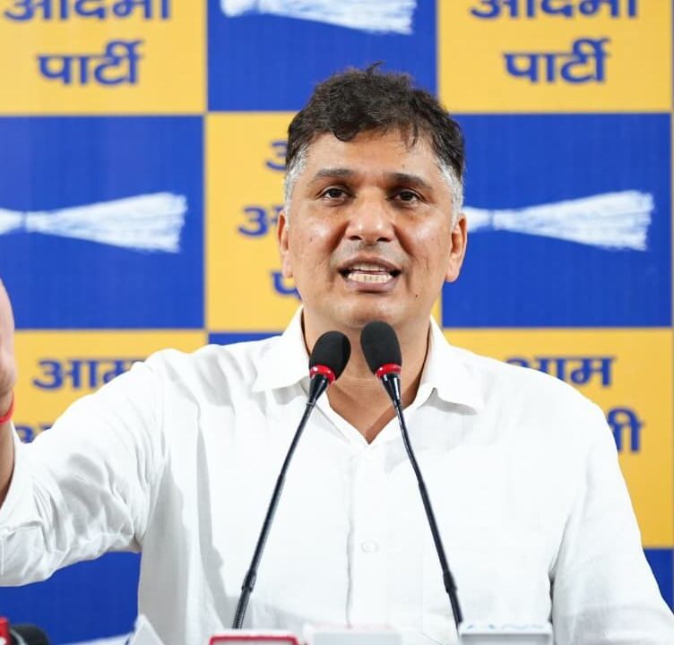 AAP Faces ‘Government of Fraud’ Allegations After India Today Exposé on Delhi PUC Scam