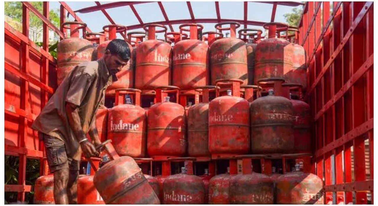Commercial LPG Cylinders Rise by Rs 111 Across India from January 1