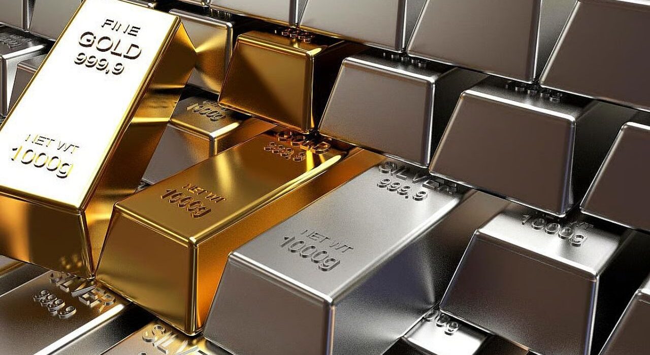 Gold Soars to Record ₹1.75 Lakh, Silver Breaks ₹4 Lakh Barrier