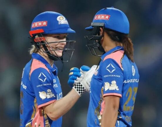 Harmanpreet Kaur Unbeaten 71 Powers Mumbai Indians to Record Chase Over Gujarat Giants