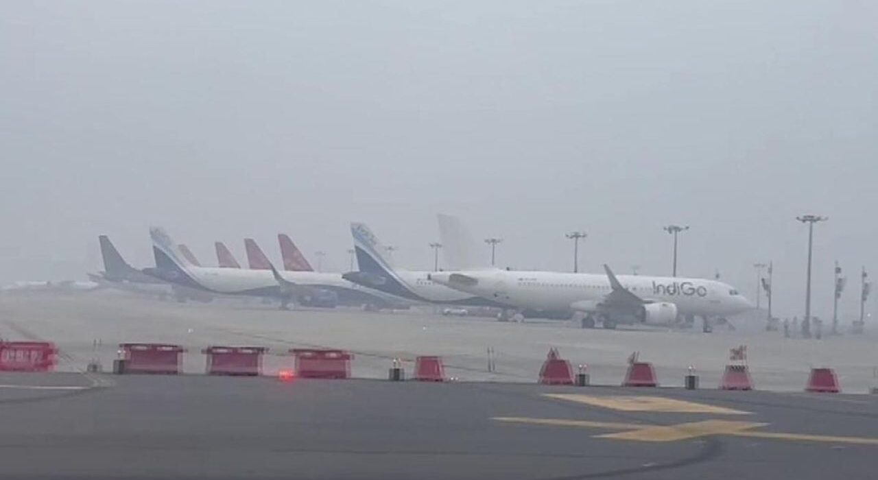 Severe Fog Disrupts Air Travel: 66 Flights Cancelled at Delhi Airport