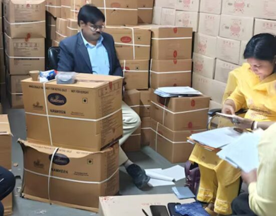 1 quintal and 12 kg Expired Rajbhog, and Son Papdi seized from Haldiram in Lucknow