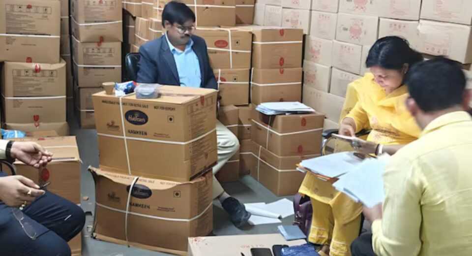 1 quintal and 12 kg Expired Rajbhog, and Son Papdi seized from Haldiram in Lucknow