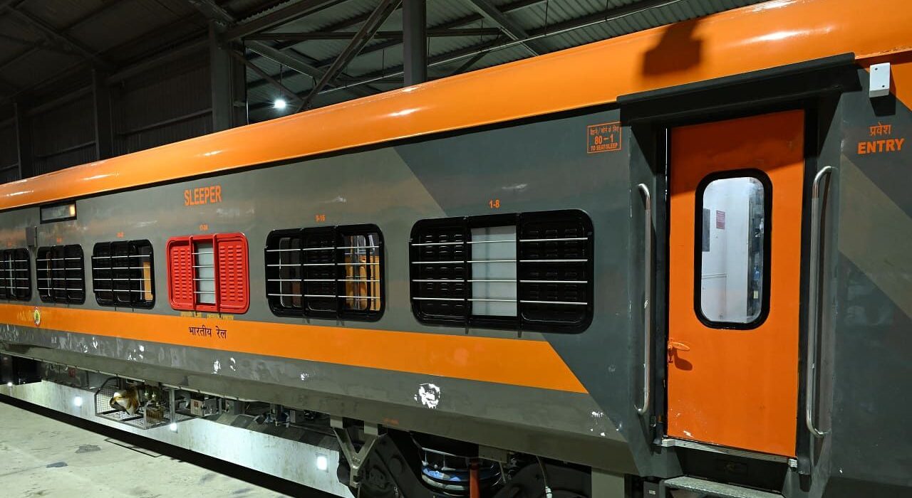 Indian Railways Plans Shift From LHB Coaches to Amrit Bharat 3.0 Rakes for Long-Distance Trains