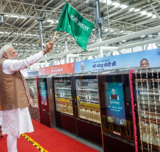 Modi Inaugurates Delhi-Meerut RRTS and Meerut Metro, Sparking Patriotic Chants