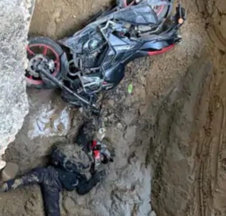 Motorcyclist Dies in Unmarked Delhi Jal Board Pit