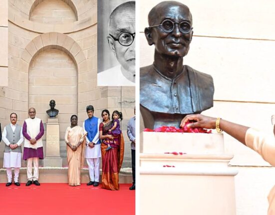President Murmu Unveils Rajagopalachari Bust, Replaces Lutyens at Rashtrapati Bhavan