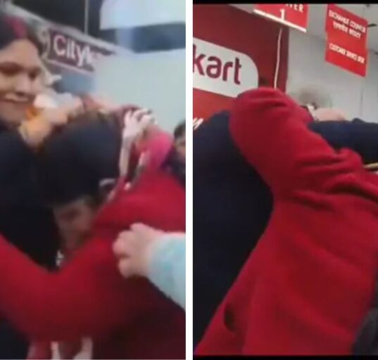 Wife Catches Husband with Girlfriend at Mall in Sonbhadra Mall