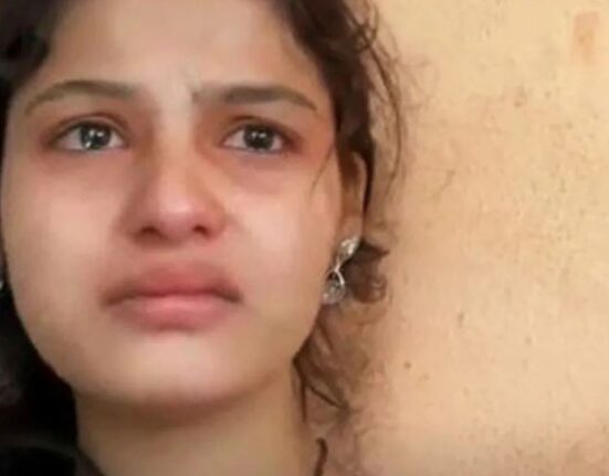 Wife's Tears Over ₹12,000 Gift Spark Marriage Money Debate