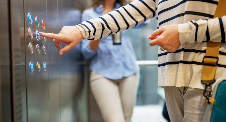 Society Lift CCTV Video Shows Woman Kissing Man, Private Moments Goes Viral