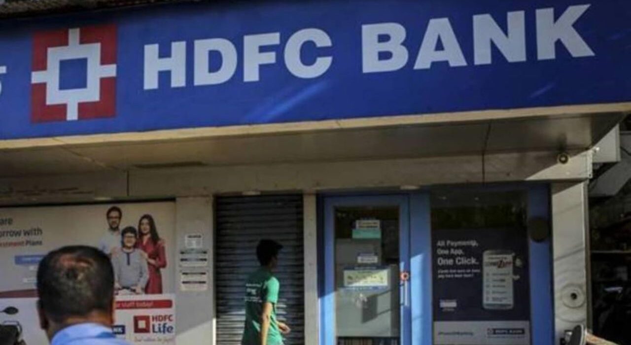 HDFC Bank Fires 3 Executives Over AT-1 Bond Mis-Selling Scandal