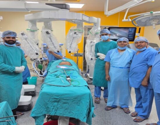 IGIMS Doctors going to perform 3 robotic surgeries today