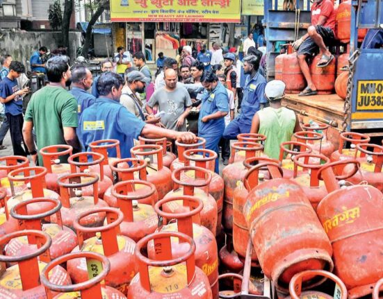 India Clarifies No Changes to LPG Refill Timelines Amid Rumors