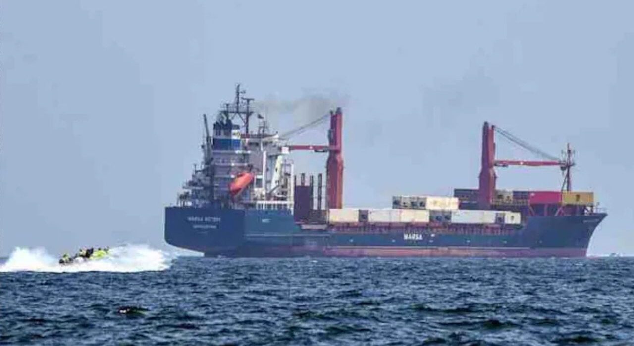 Iran Charges $2 Million Per Ship to Pass Strait of Hormuz Amid War Tensions