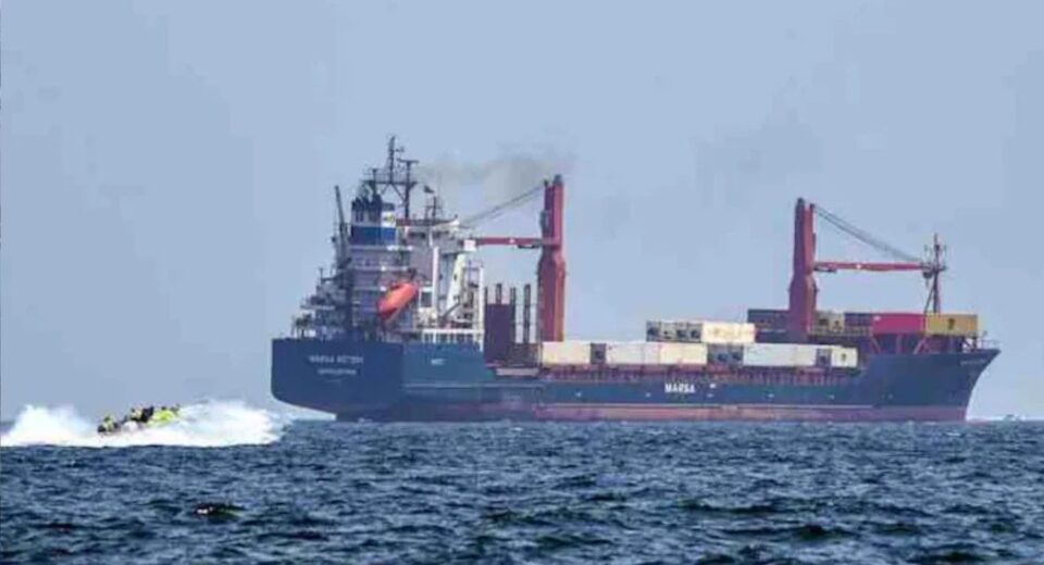 Iran Charges $2 Million Per Ship to Pass Strait of Hormuz Amid War Tensions