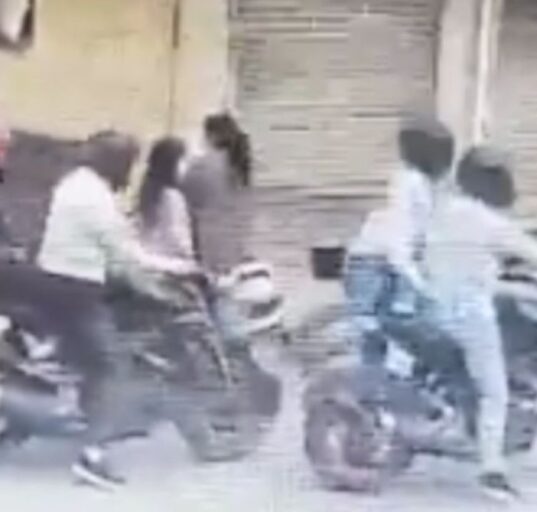 Kanika Mehta assaulted and robbed of gold bangle by four motorcycle men in Delhi