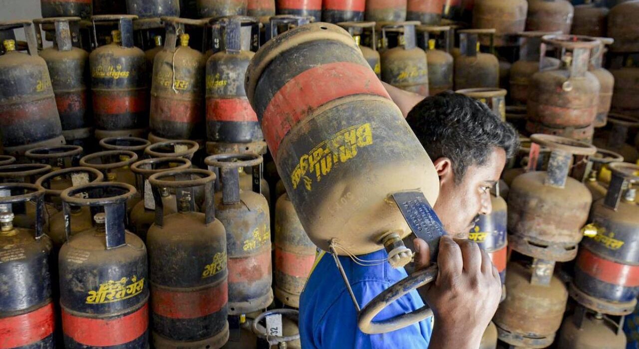 LPG Cylinder Prices Rise Rs 60 Across India Amid Global Tensions
