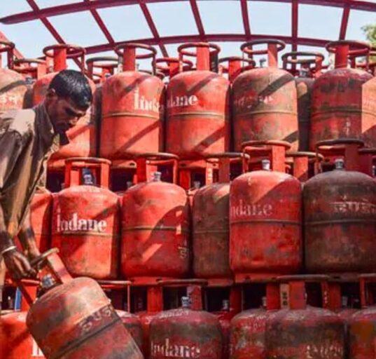 LPG Shortage Threatens Restaurants in Bengaluru and Chennai, Owners Claim