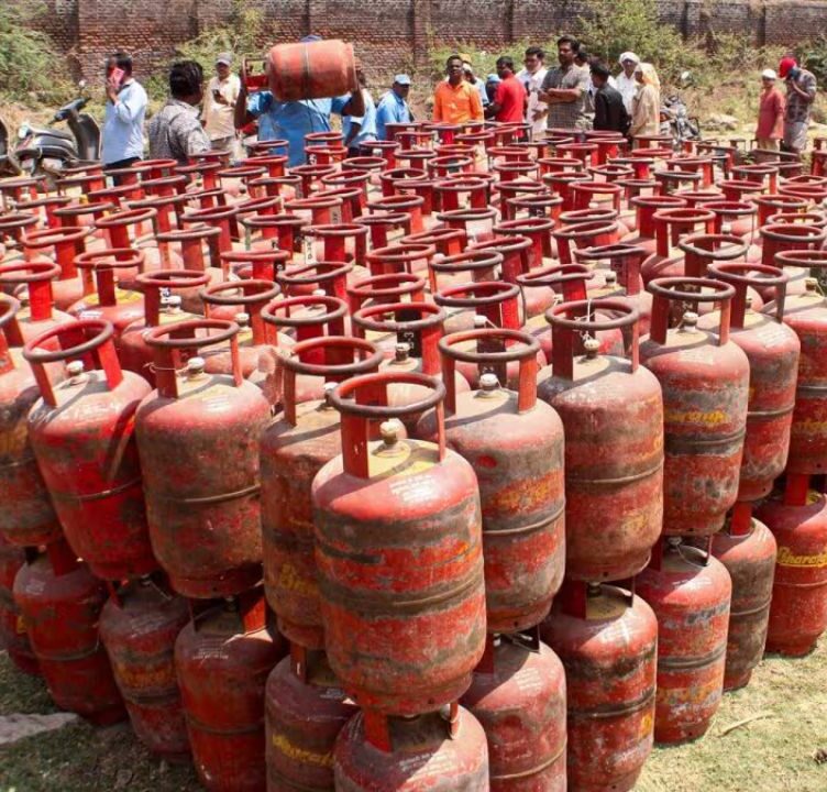 Commercial LPG Prices Jump Up to Rs 218 Across India Amid US-Iran Conflict
