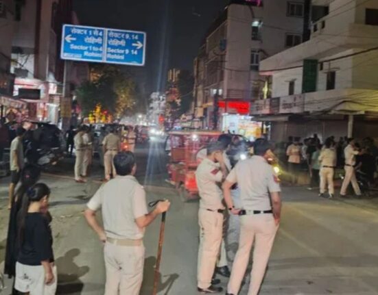 Delhi Police Sub-Inspector Slaps Old Age Shopkeeper in Parking Clash