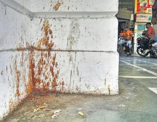 Freshly painted white road divider in Tonk, Rajasthan, turns red with pan masala spit within 15 minutes