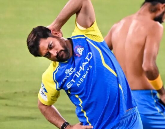 MS Dhoni Returns from Injury for CSK-MI Clash at Wankhede